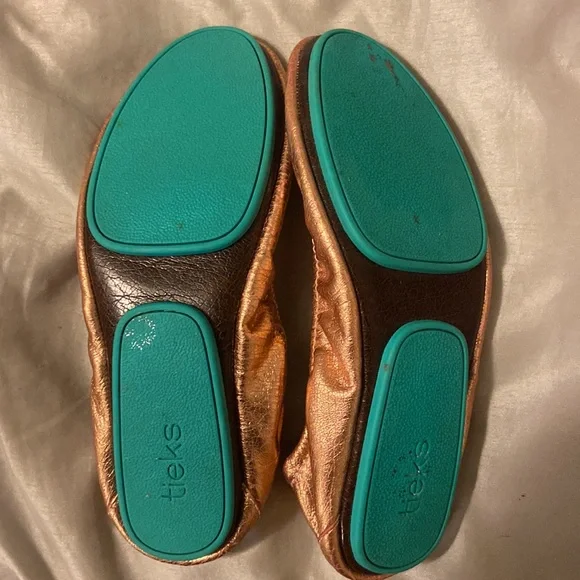 Rose Gold Tieks! Excellent condition - Picture 3 of 5
